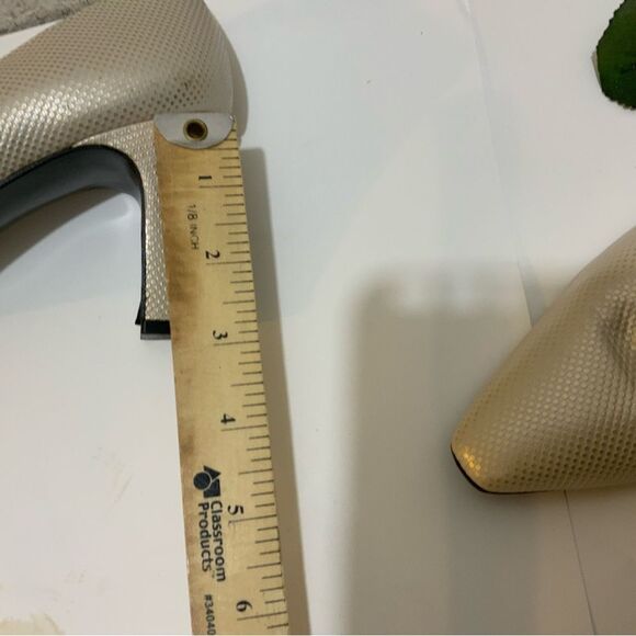 Stuart Weitzman Classic Neutral Pump Heel Fashion Work Shoe 8 - Picture 9 of 10